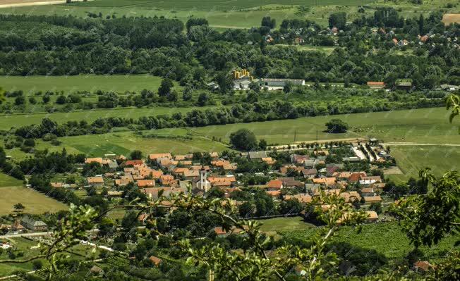 Tájkép - Gyulakeszi - A község látképe