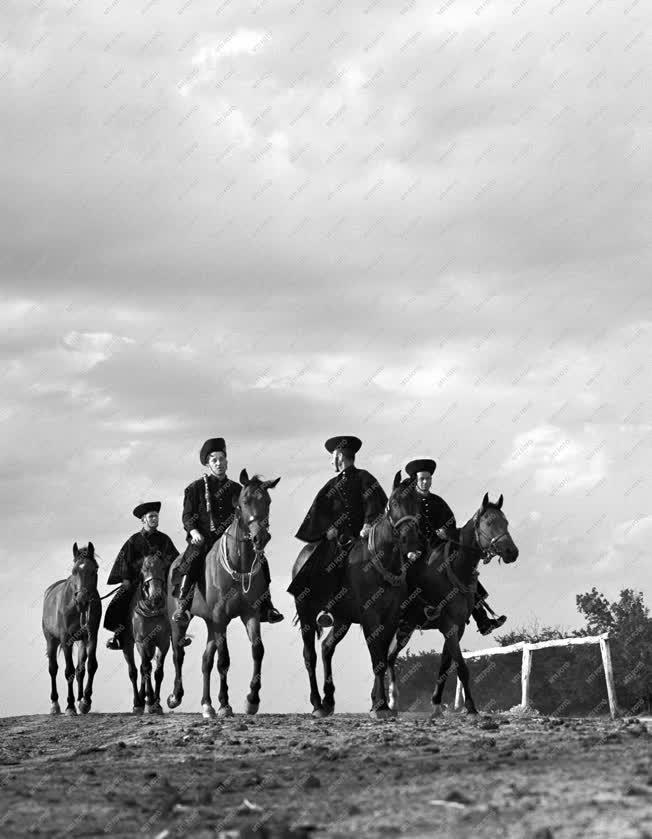 Kultúra - Hungarikum - Hortobágyi lovasnapok