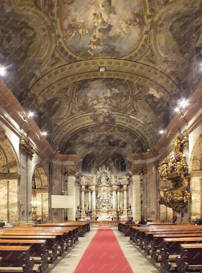 Egyházi épület - Budapest - Egyetem téri katolikus templom 