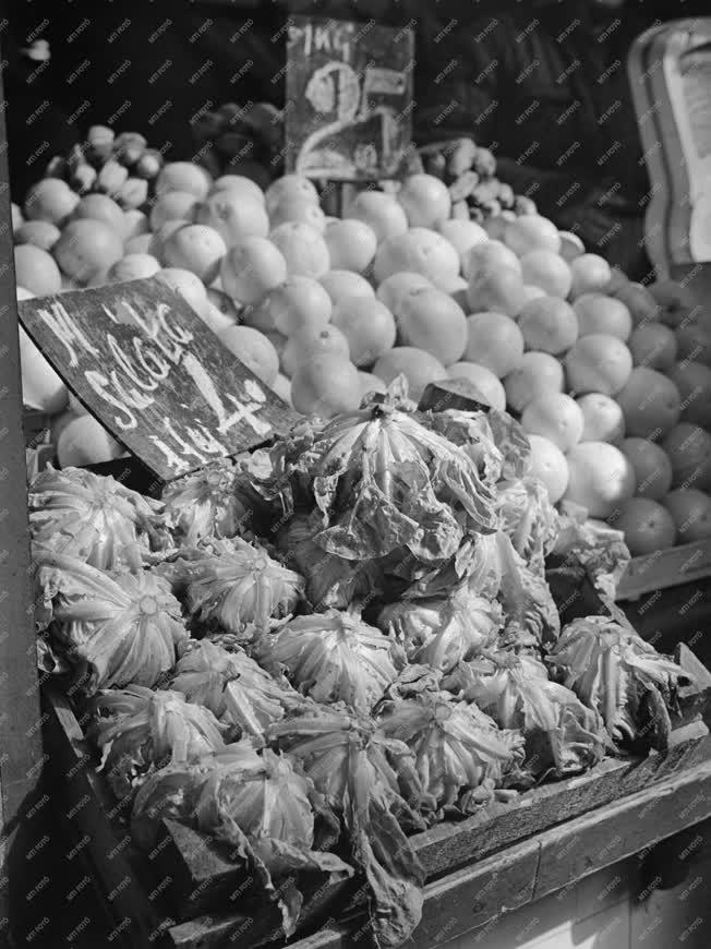 Kereskedelem - Primőr zöldségek a Vásárcsarnokban