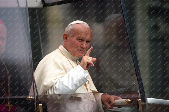 Külkapcsolat - Egyház - II. János Pál pápa Bécsben