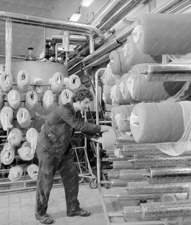 Textilipar - Halasi Kötöttárugyár