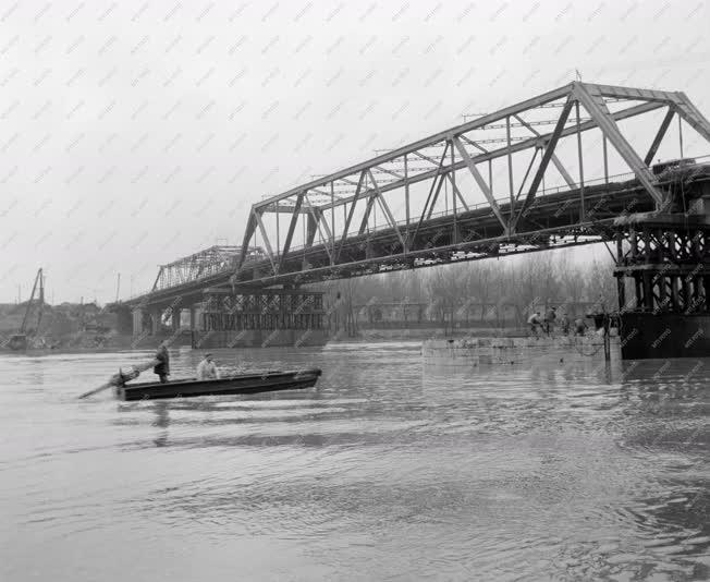 Építőipar - Tisza híd építése