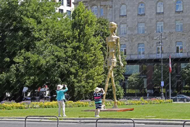 Városkép - Budapest - Szobor a Széchenyi téren