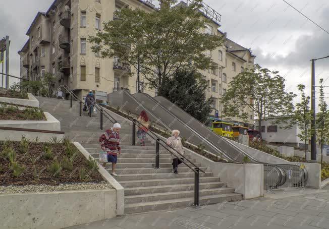 Városkép - Budapest - A felújított Széll Kálmán tér