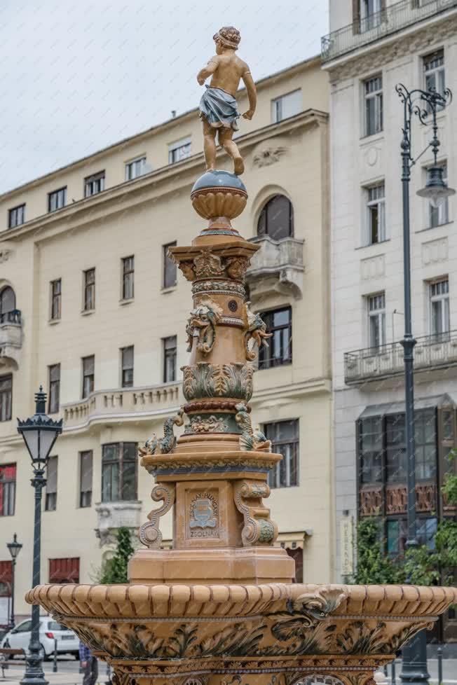 Városkép - Budapest - Zsolnay díszkút a József nádor téren 