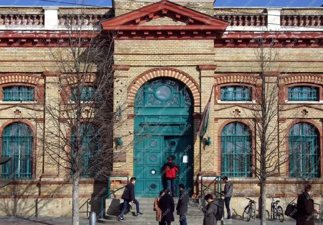Felsőoktatás - Budapest - A Corvinus Egyetem sóházi épülete