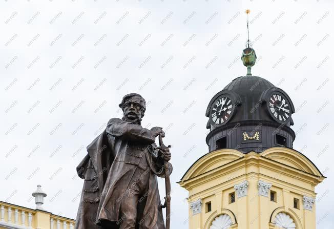 Köztéri szobor - Debrecen - A felújított Kossuth-emlékmű 