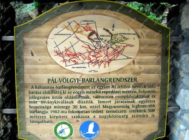 Turizmus  - Budapest - Ismertető a Pál-völgyi-barlangról