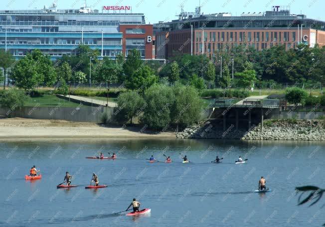 Sport - Budapest - Fiatalok edzenek a Lágymányosi-öbölben