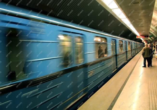 Budapest - Közlekedés - Metró