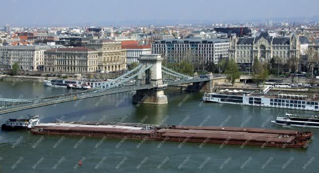Közlekedés - Budapest - Vízi teherszállítás a Dunán