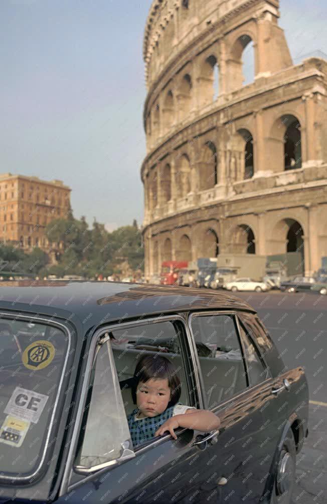 Városkép - Olaszország - Róma - Colosseum 