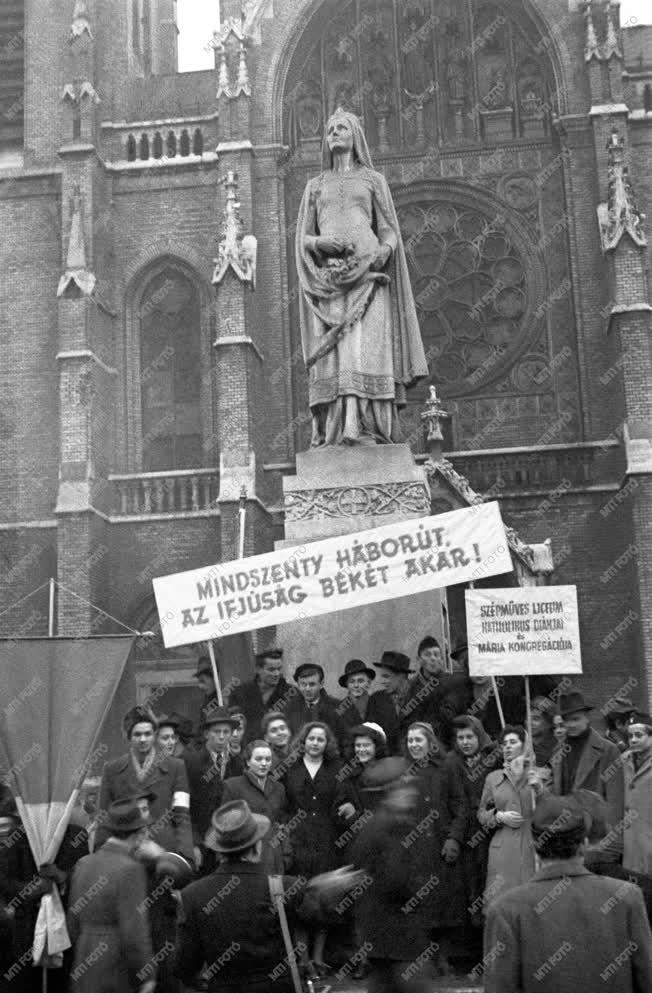 Belpolitika - Tüntetés Mindszenty ellen
