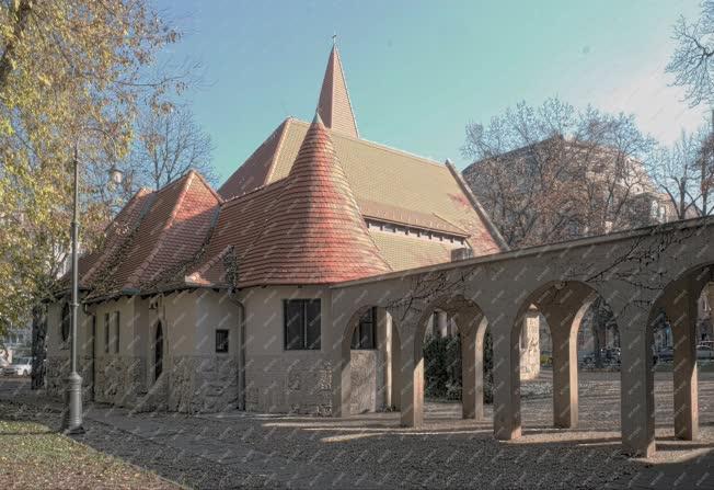 Egyházi épület - Budapest - Városmajori műemlék templom