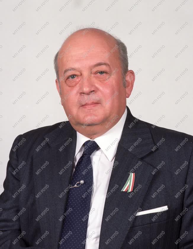 1990-es Széchenyi-díjasok - Dr. Kőrös Endre