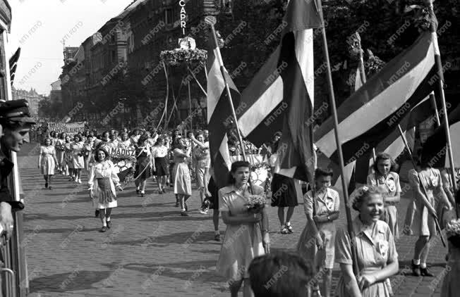 Ünnep - Leányünnep a Margitszigeten