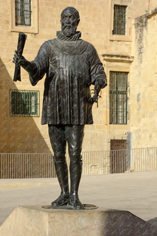 Műalkotás - Valletta - Jean Parisot de La Valette szobra 
