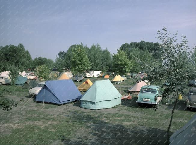 Idegenforgalom - Szabadidő - Balatonfüredi nemzetközi kemping