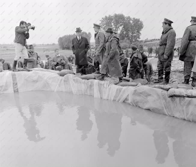 Baleset-katasztrófa - Árvíz a Tisza-Maros vidékén