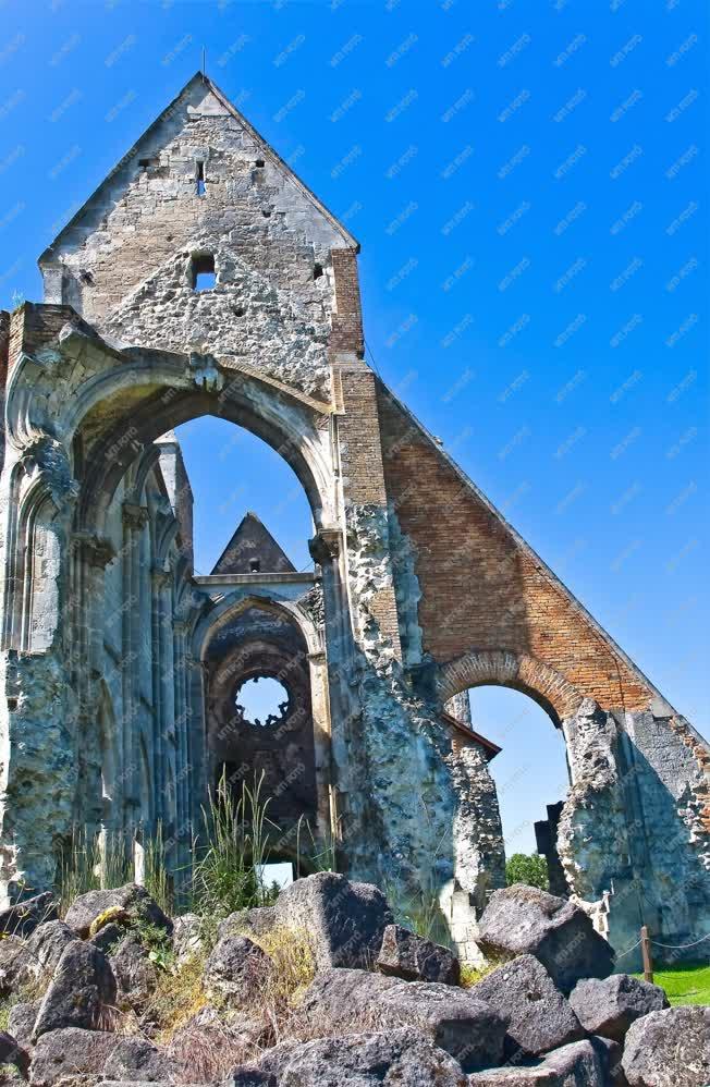 Egyházi épület - Zsámbék - Műemlék romtemplom