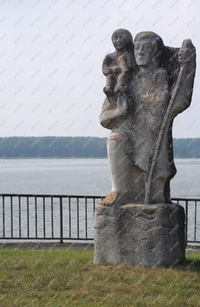 Műalkotás - Szent Kristóf szobra a bertoldsheimi erőmű hídján