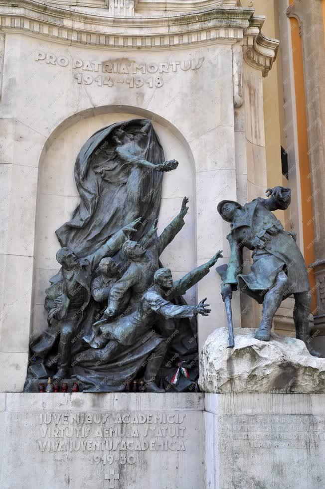 Kultúra - Budapest - Egyetemi hősi emlék szobor
