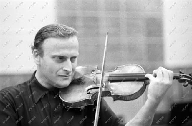 Kultúra - Jehudi Menuhin próbája Budapesten