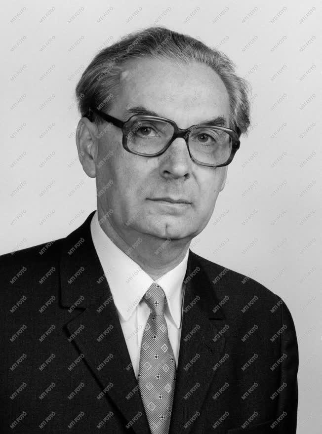 1985-ös Állami Díjasok - Schnell László