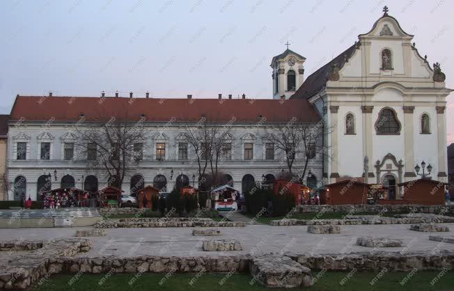 Egyházi épület - Vác - A domonkosok temploma és rendháza