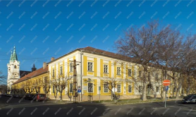 Városkép - Vác - Piarista rendház és templom 