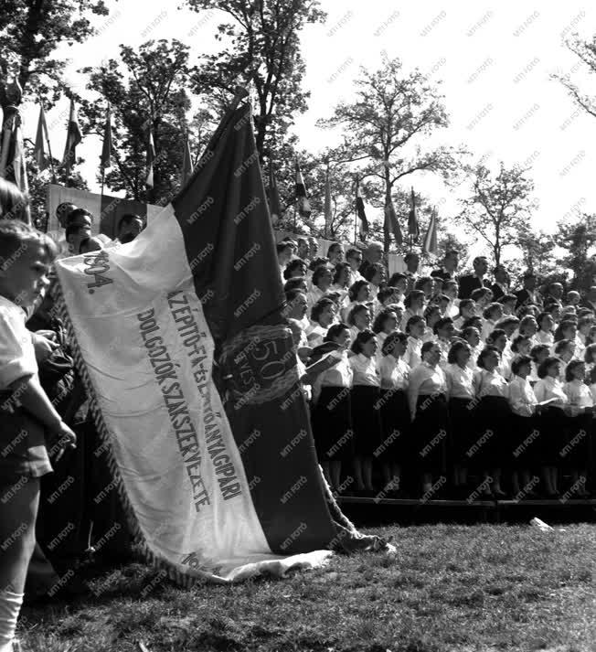 Majális - az ÉDOSZ jubileumi rendezvénye