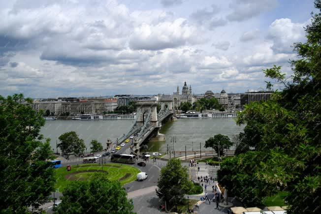 Városkép - Budapest - Clark Ádám tér