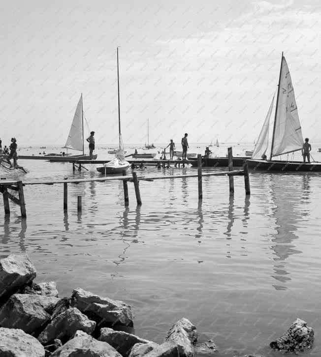 Vakáció - Csúcsforgalom a Balatonon