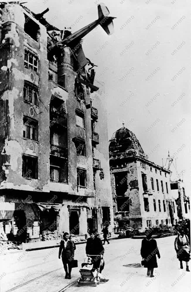 Magyarország - Budapest ostroma a II. világháborúban.