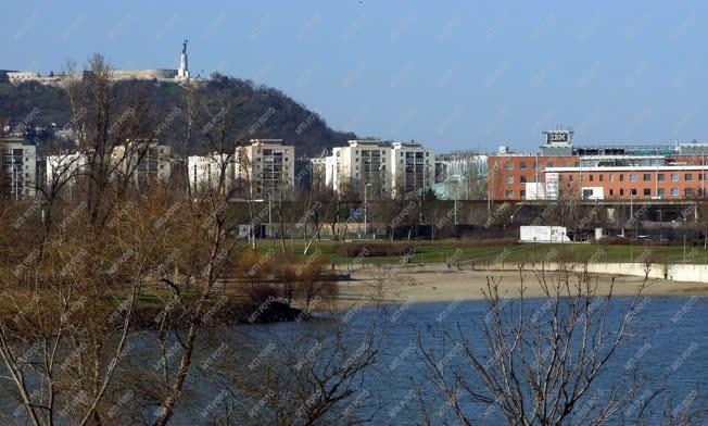 Városkép - Budapest - Lágymányos részlete a Gellért-heggyel