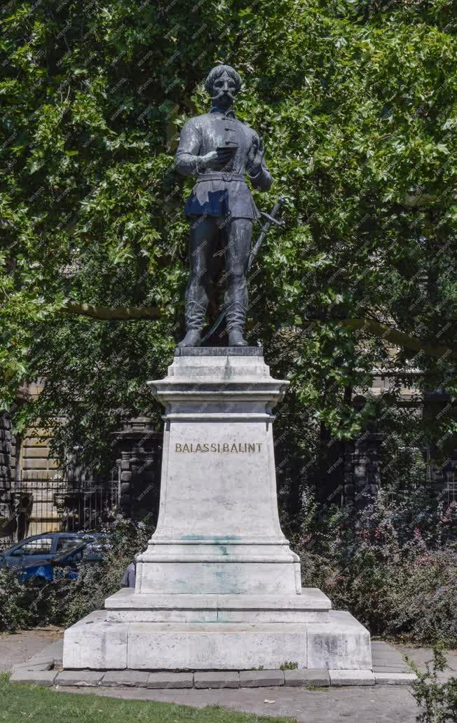Köztéri szobor - Budapest - Balassi Bálint