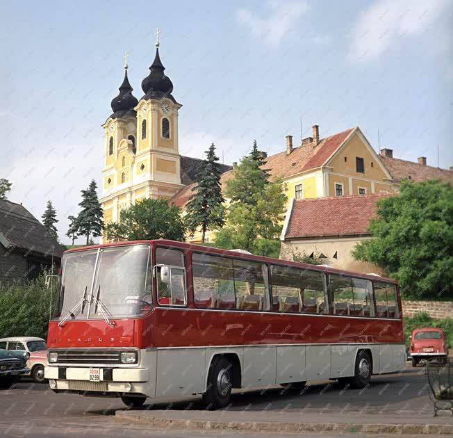 Reklám - Járműipar - Ikarus 250 típusú autóbusz