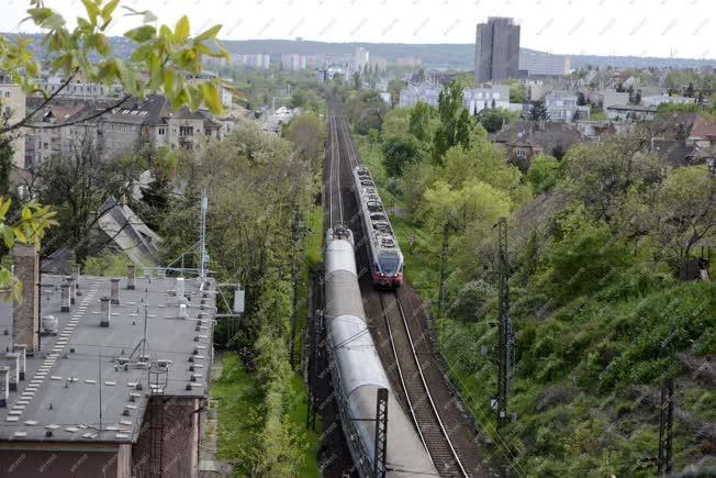 Közlekedés - Budapest - Személyvonatok Kelenföld és a Déli között