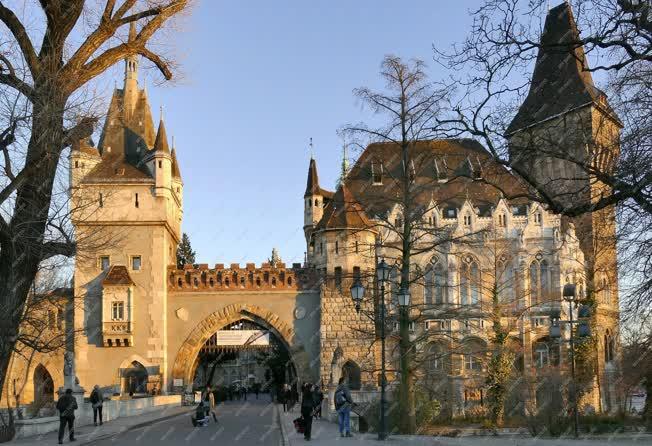 Városkép - Budapest -Vajdahunyad-vár épületei