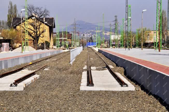 Közlekedés - Budapest - Felújítás a Budapest-Esztergom vasútvonalon