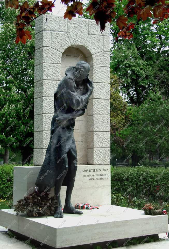 Köztéri szobor - Budapest - Gróf Esterházy János-szobor