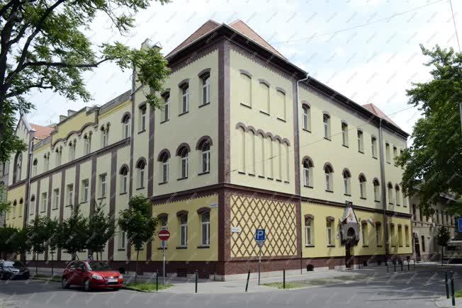 Épület - Budapest - Egyházi iskola