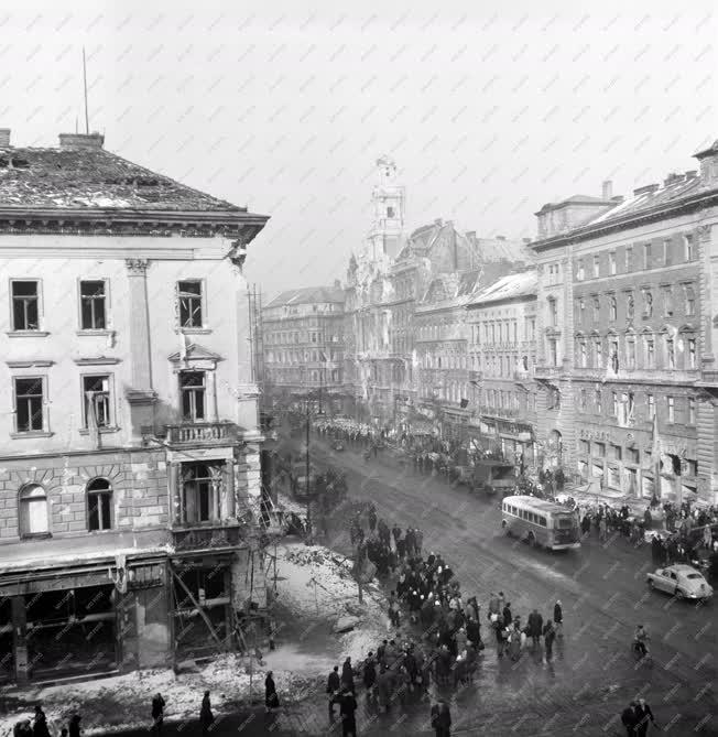 Városkép - Budapest az 1956-os forradalom és szabadságharc után