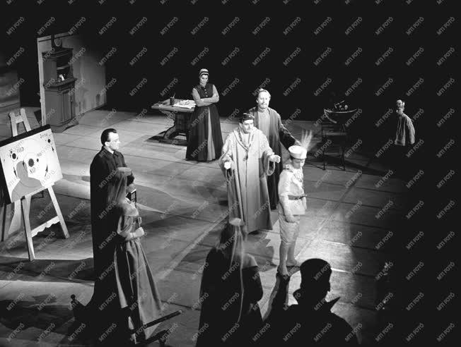 Kultúra- Színház - Bertold Brecht: Galilei
