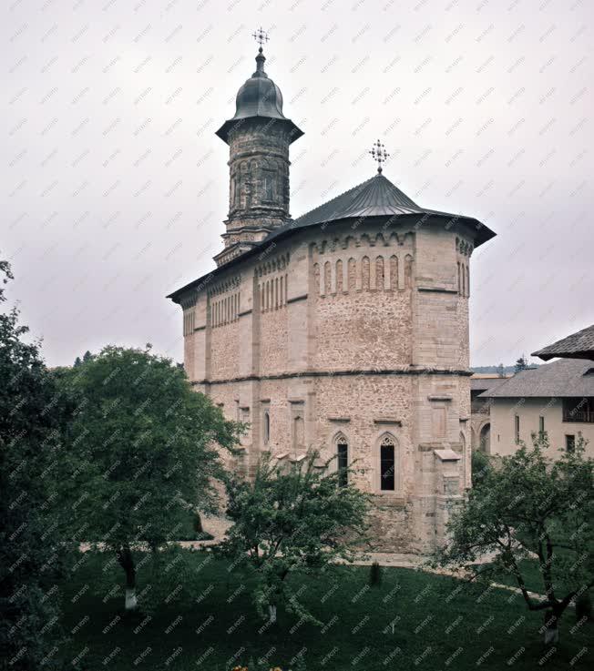 Turisztikai nevezetesség - Észak-Moldvai ortodox kolostorok - Dragomirna