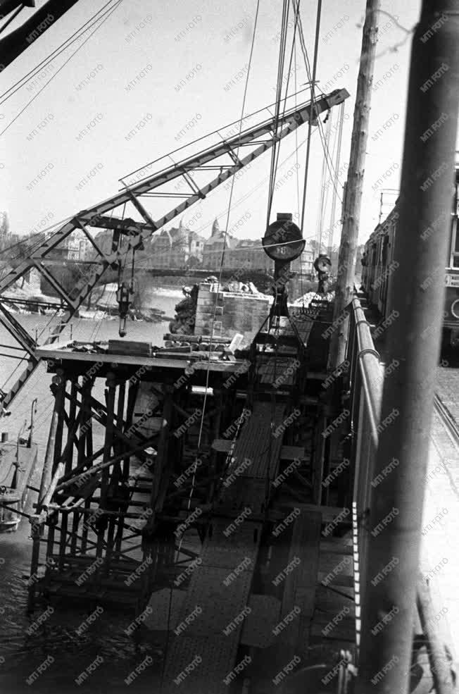 Építőipar – A Margit híd újjáépítése