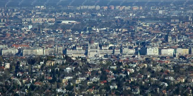 Városkép - Budapest - A Parlament és környéke a Nagy-Hárs-hegyről