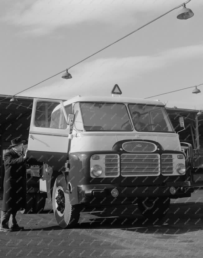 Ipar - Csepel Autógyár D-706 teherjármű