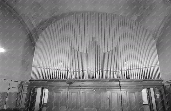 Hangszerek - Templomi orgona